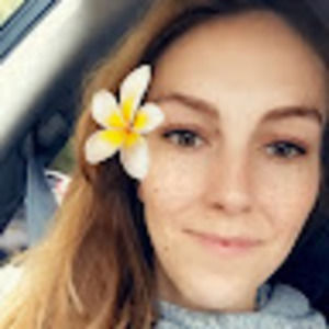 Meet your Posher, Lora